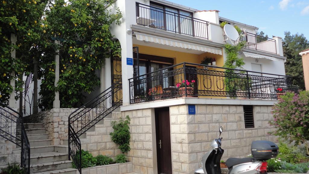 Guesthouse Apartment Bozica Bol Exterior foto