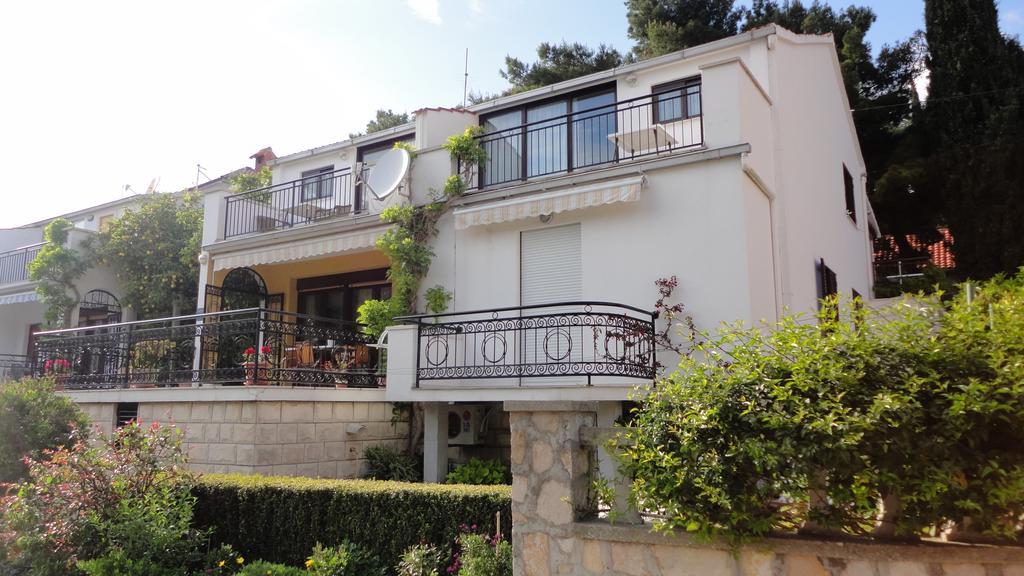 Guesthouse Apartment Bozica Bol Exterior foto