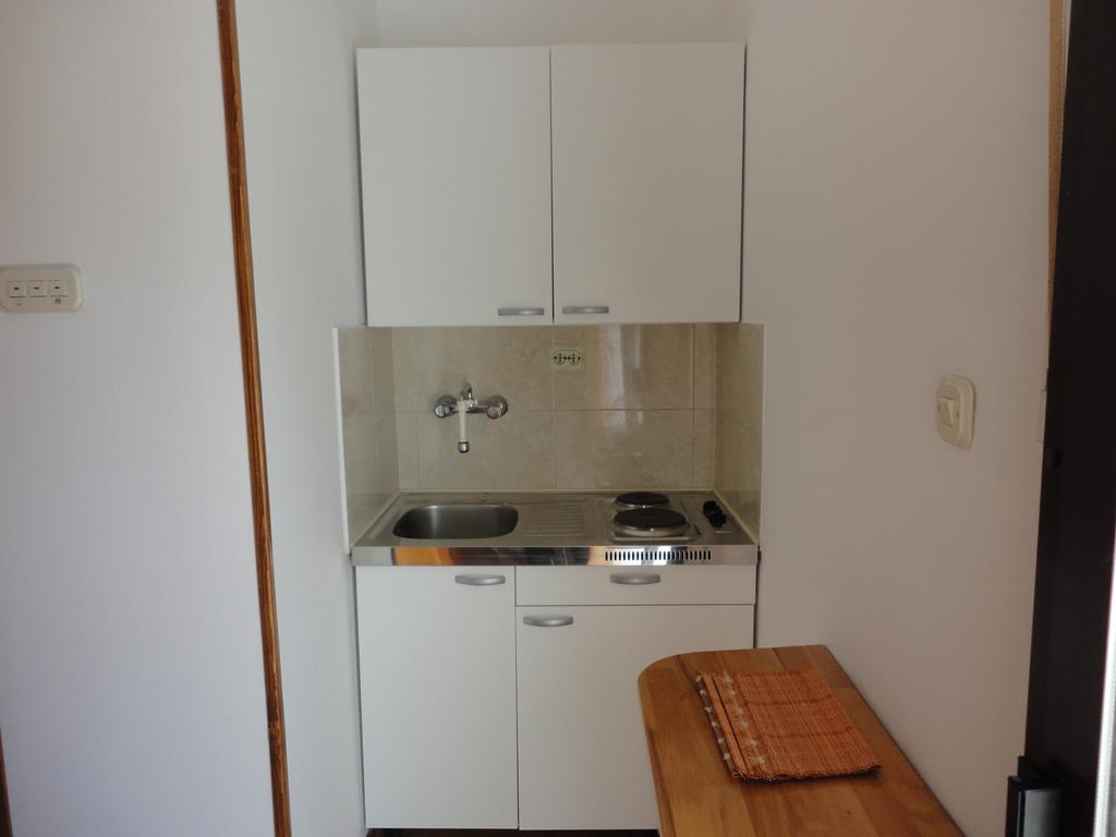 Guesthouse Apartment Bozica Bol Quarto foto