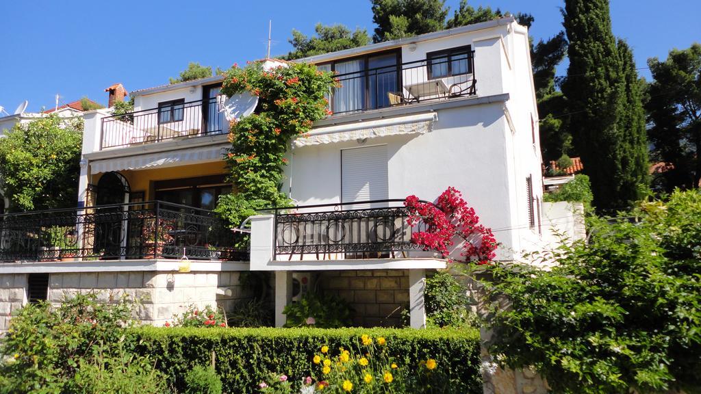 Guesthouse Apartment Bozica Bol Exterior foto