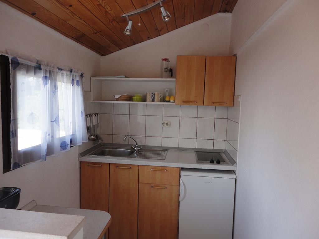 Guesthouse Apartment Bozica Bol Exterior foto