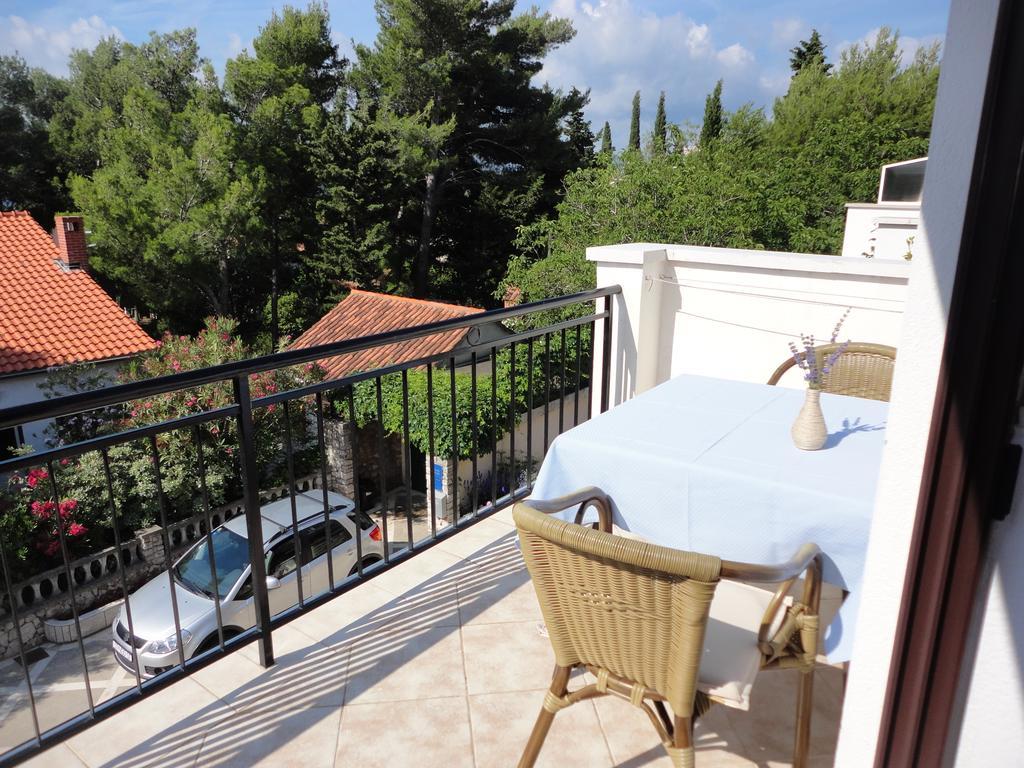 Guesthouse Apartment Bozica Bol Exterior foto