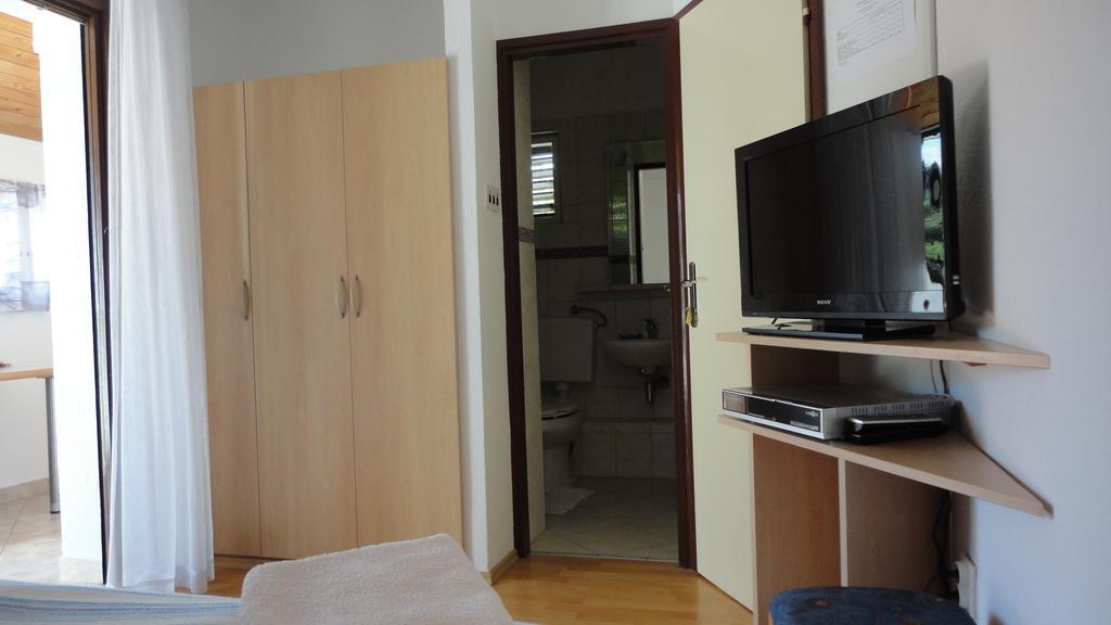 Guesthouse Apartment Bozica Bol Exterior foto