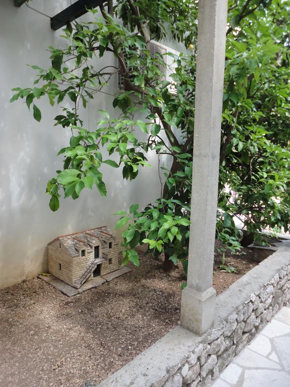 Guesthouse Apartment Bozica Bol Exterior foto