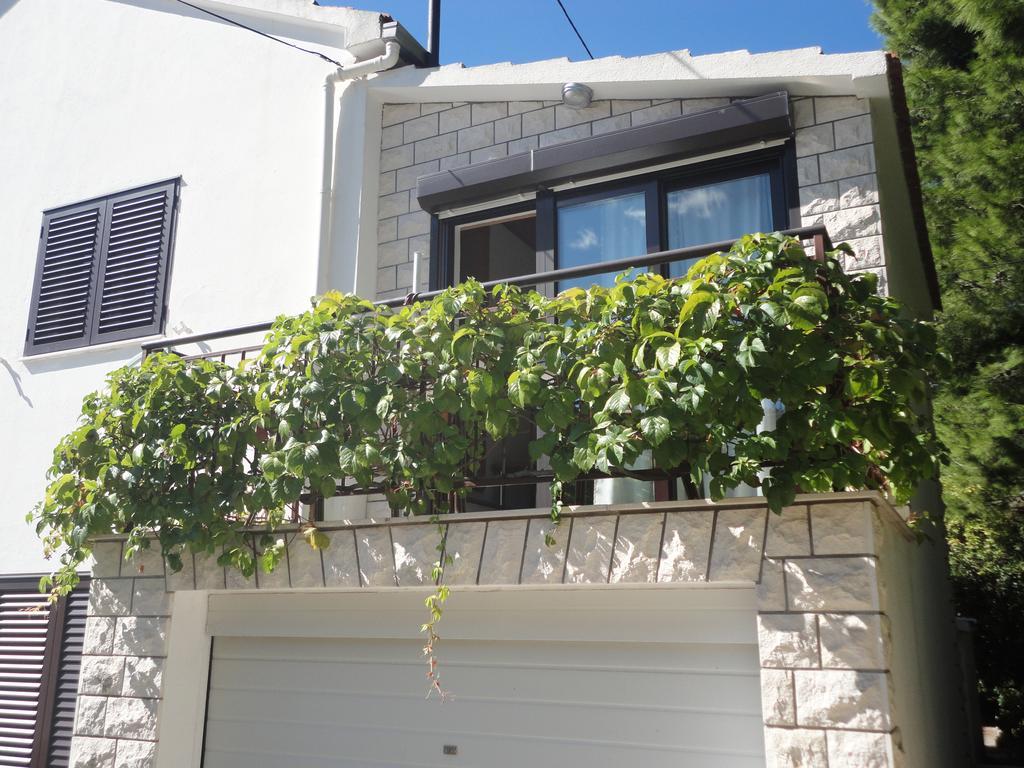 Guesthouse Apartment Bozica Bol Exterior foto